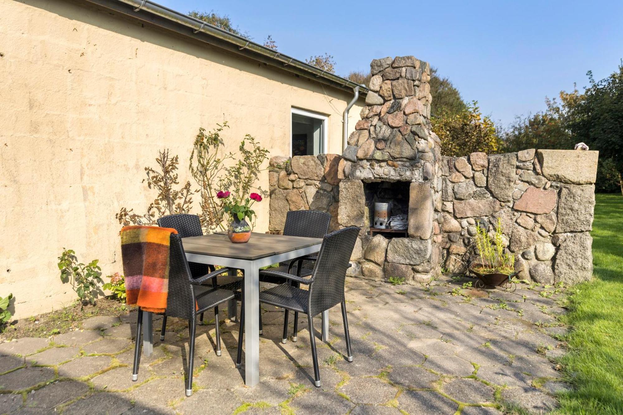 Bed and Breakfast Logi I Hus Med Kunst Og Have Vestervig Zewnętrze zdjęcie